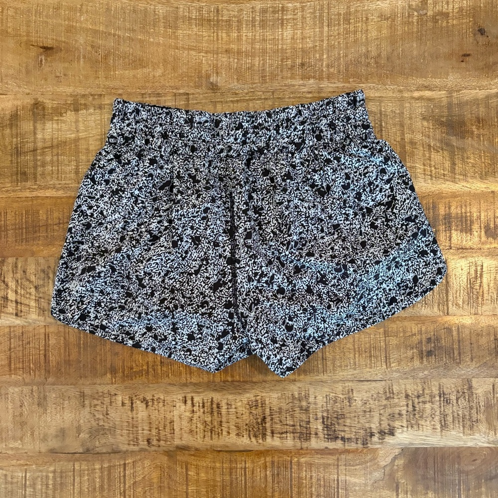 Lululemon Tracker Shorts 4” - Picture 2 of 5
